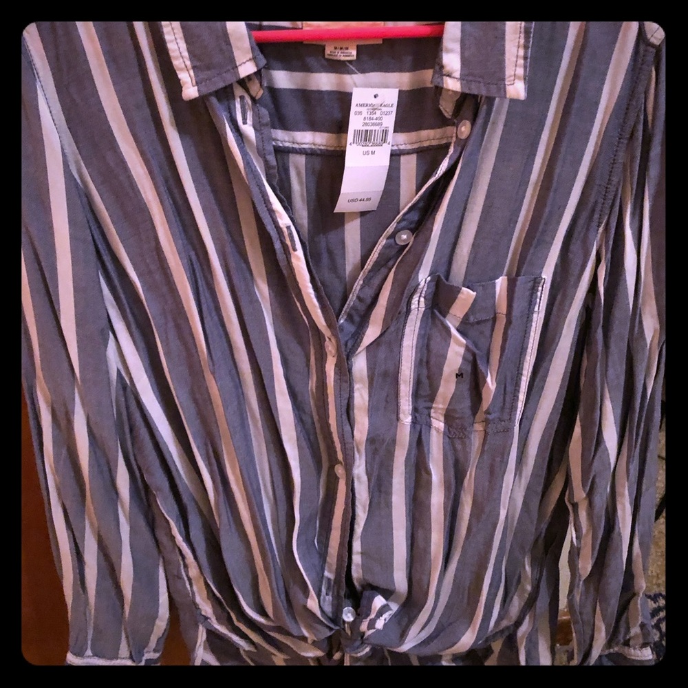 Lightweight tie front button down.